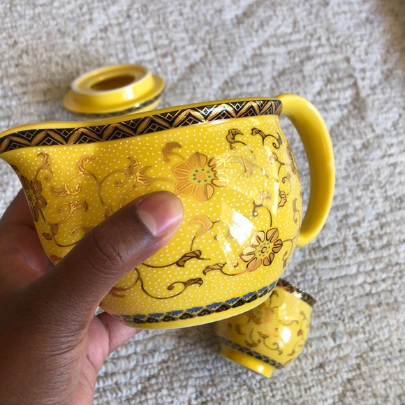 Yellow & gold tea pot & 6 tea cups